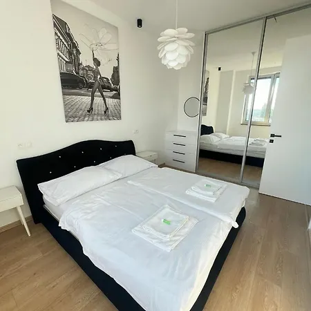 Skau Apollo Free Parking * Bratislava